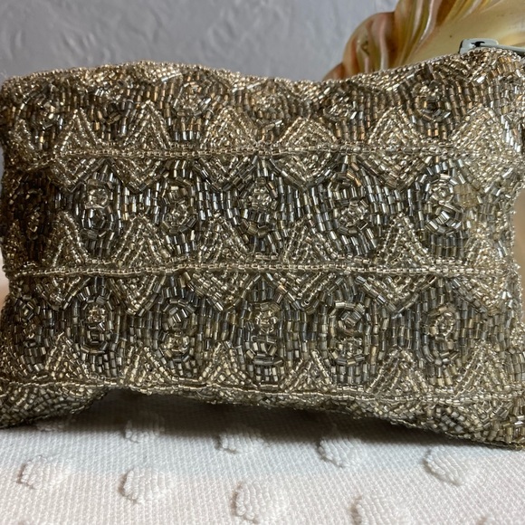 Vintage AMANDA SMITH Silver Beaded Clutch Wristlet - Picture 13 of 16